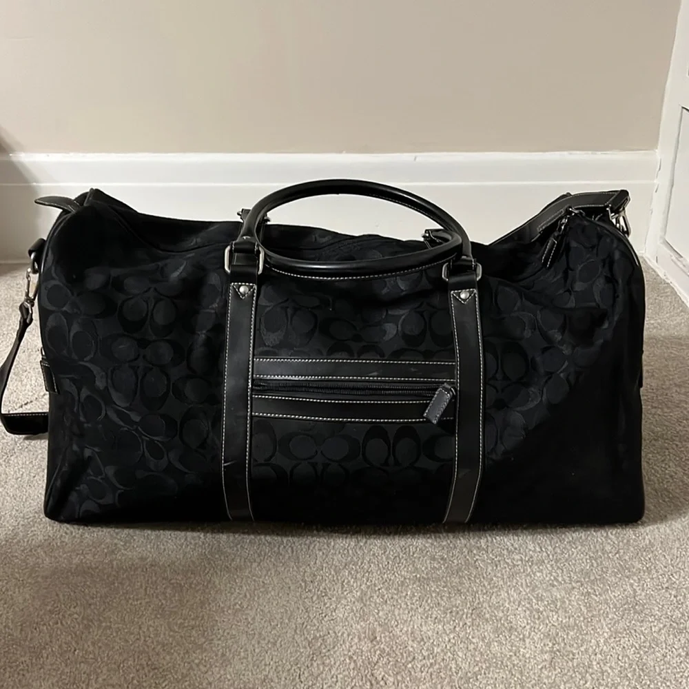 COACH BLACK TRAVEL DUFFEL BAG - Picture 1 of 16
